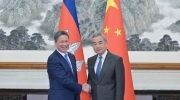 中国外长王毅在北京会见柬埔寨副首相孙占托