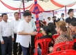 柬劳工部在金边为约500名工人和民众提供免费理发服务