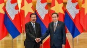 洪森赞扬柬越两国牢固双边关系与合作！