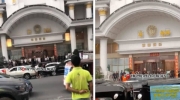 西港铂莱娱乐赌场门前发生暴力冲突