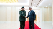 洪玛奈首相会见马武装部队总司令