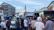 西港连环车祸致3死2重伤，多辆车及房屋受损