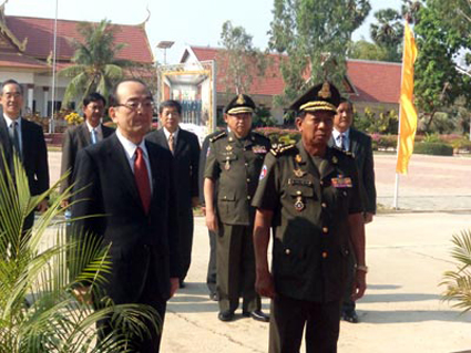 狄班和日本大使