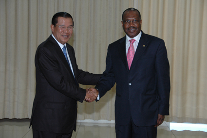 洪森会见国际电信联盟秘书长