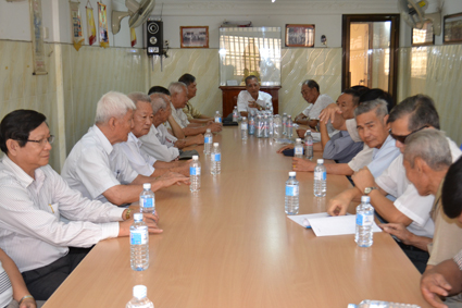 选委会主席蔡国海主持选举工作