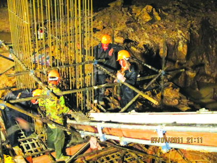 2011.07.27--浇筑第一方混凝土