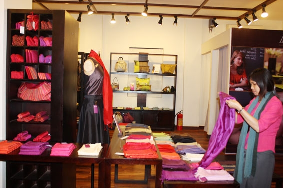 “ArtisansAngkor”专卖店推出新手工艺品