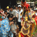元宵节华人大游神祈盼国泰民安