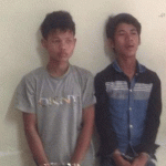 两未成年人撬门盗窃被抓