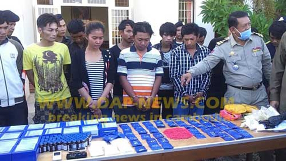 禁毒警在波比开展“禁毒”突击行动  逮捕近40名涉毒人员缉获大量毒品