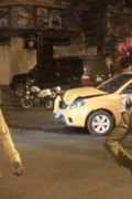 两辆汽车相撞交叉路口  幸无人员伤亡