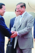 洪森总理结束东盟峰会回国