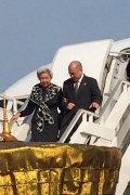 国王国母结束北京疗养返国