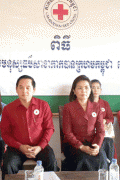 暹粒红会赈济灾民