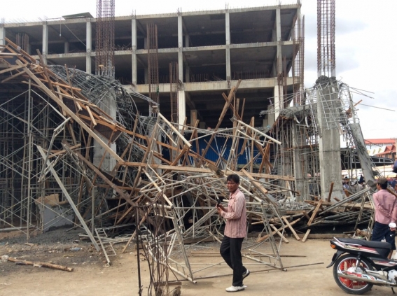 金边一在建市场坍塌致一人死亡