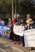万谷湖原居民向世行丢鸡蛋 流离失所谁之过？