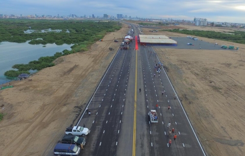 洪森大道通车后成为金边最宽阔的道路。