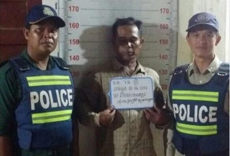 老翁涉及性侵犯孙女，被警方逮捕。