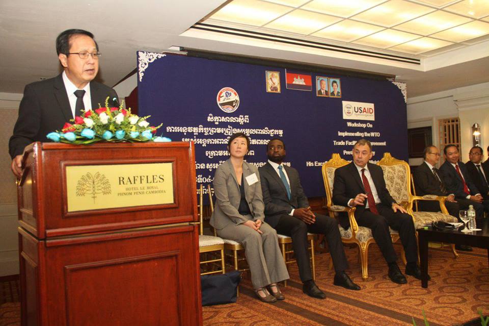 商业部长班苏拉萨为“落实贸易便利化协定”工作营主持开幕仪式。 （柬埔寨星洲日报）
