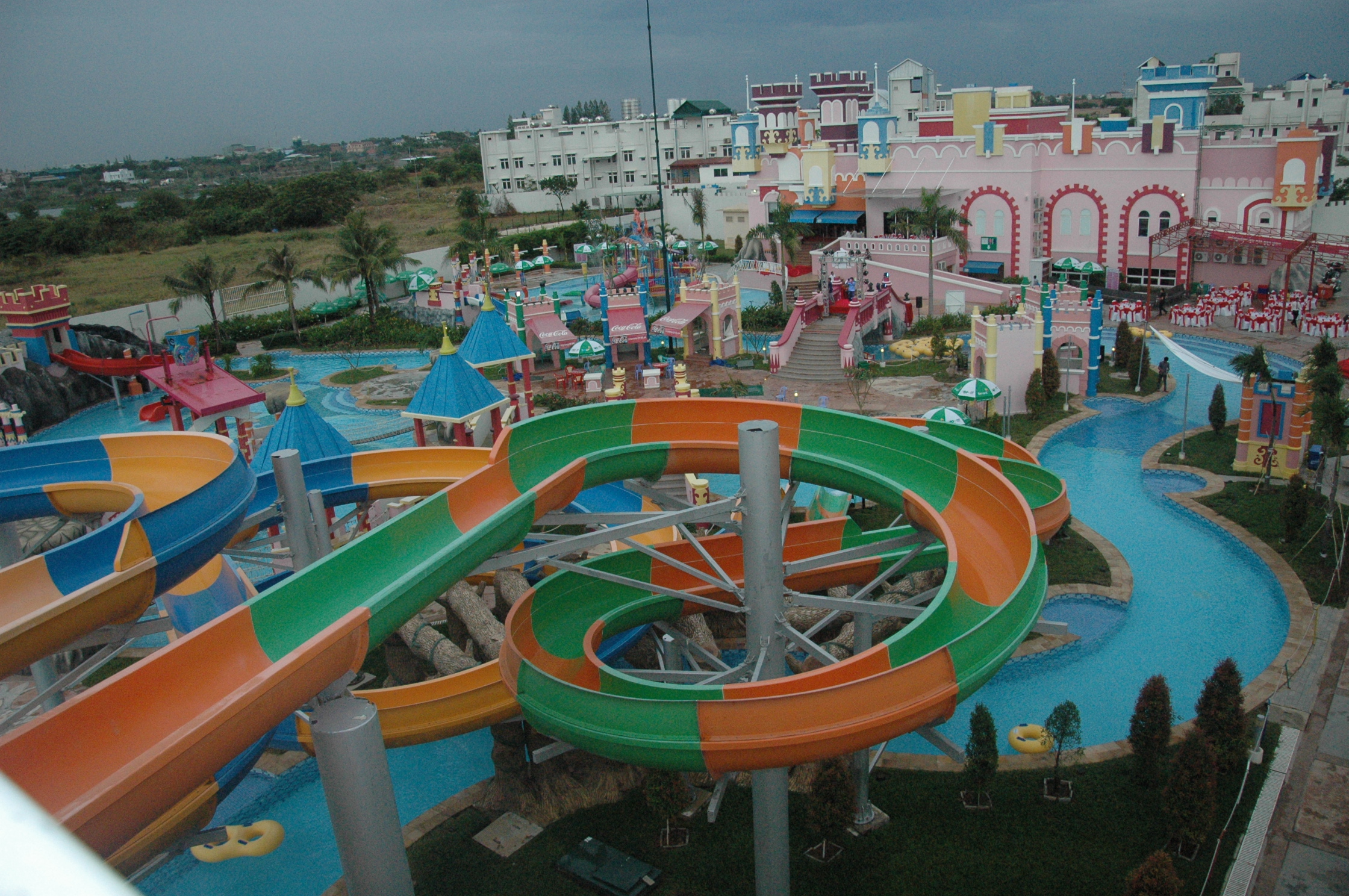 宏伟金边城的梦幻水世界乐园。