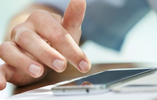 截至2016年12月31日为止，柬埔寨的移动电话用户（码卡）已增至接近2000万，至于互联网用户已增至愈800万人。