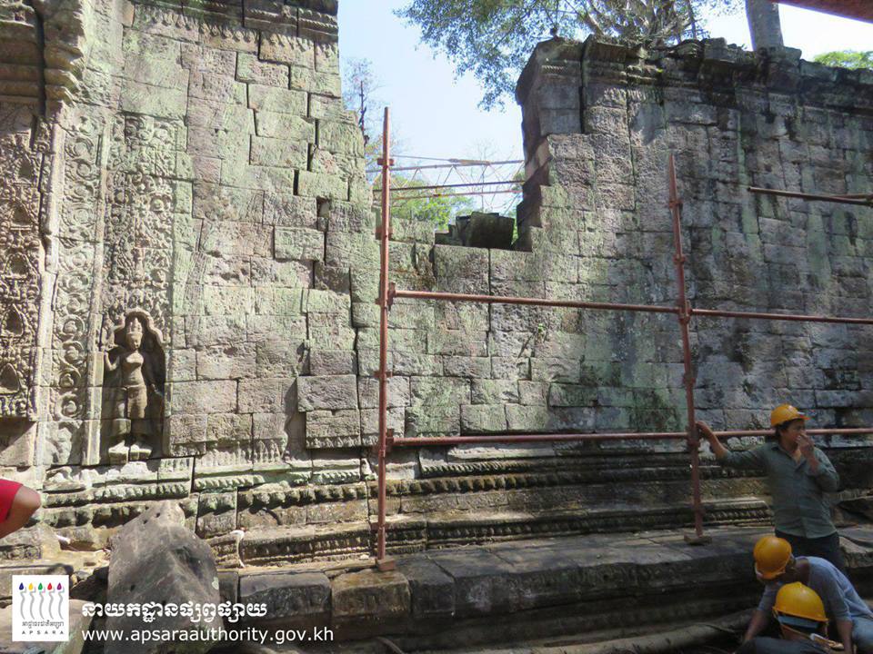 仙女机构和印度考古专家开始修复塔普伦寺的“舞者长廊”。