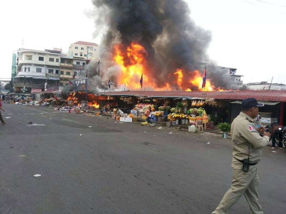金边市长叮嘱民众在柬埔寨新年期间小心提防火灾。 （柬埔寨星洲日报）
