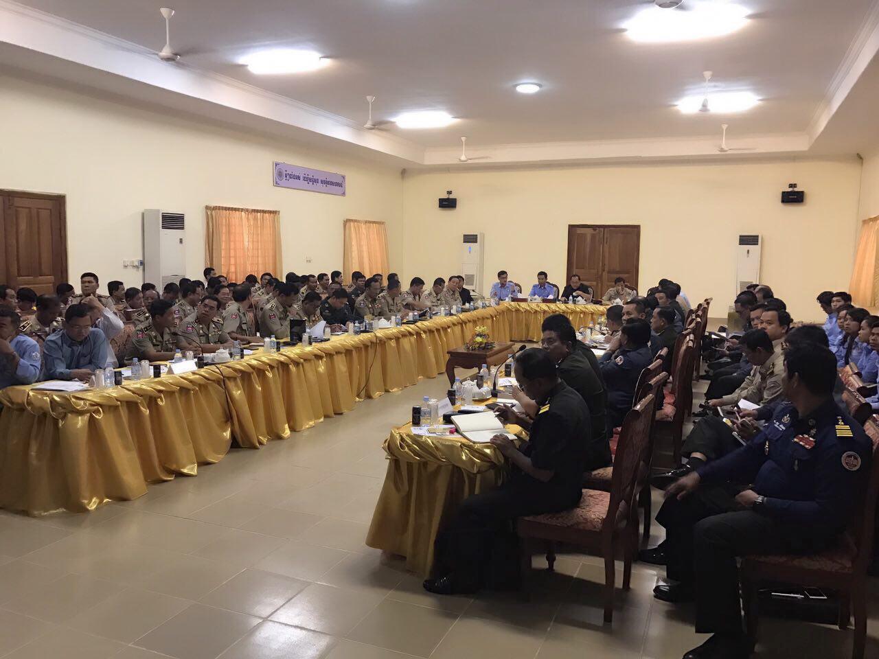 国家警察总署就吴哥宋干节召开会议。 （柬埔寨星洲日报）