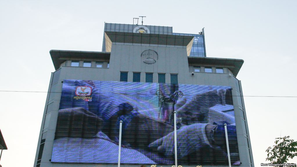 因更换商标而承担的额外开销，影响爱喜利达银行盈利表现。