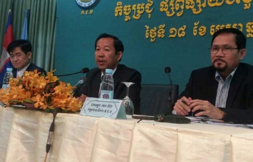 国家选举委员会召开记者会。