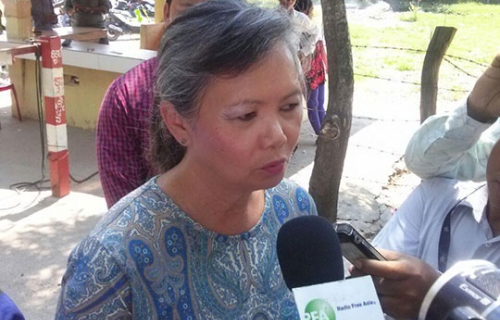 救国党副主席莫淑华率领多名议员,于昨日上午前往白梳监狱探望被关押的救国党成员。