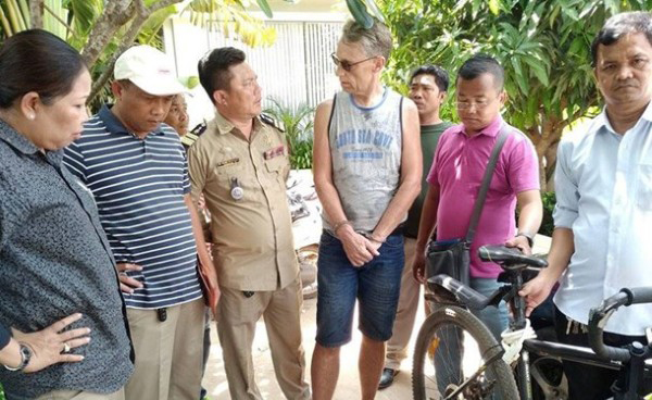 荷兰籍男子涉及诱骗男童拍裸照。