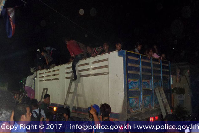 泰国警方在8天内遣送3167名柬籍非法劳工回国。