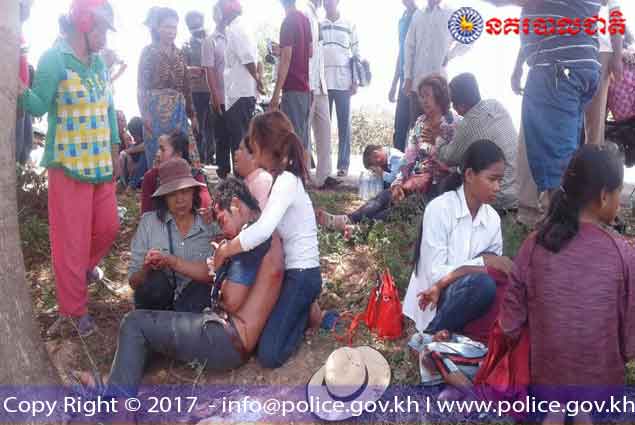 载客车失事,造成多人受伤。