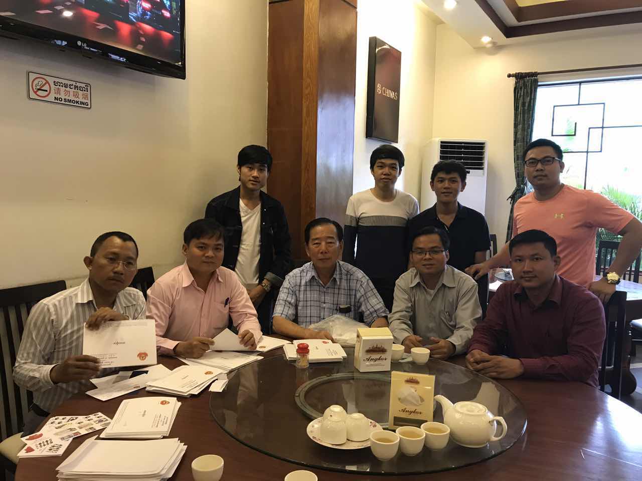 青年工作小组参加筹备工作会议。