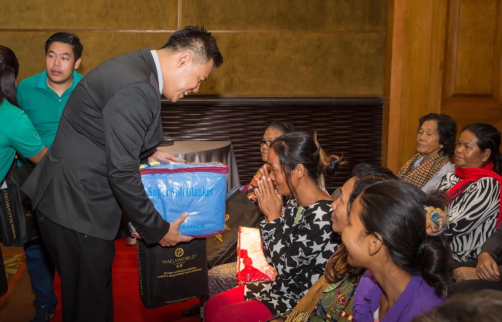 222位来自贫困家庭的母亲获赠母亲节礼物。