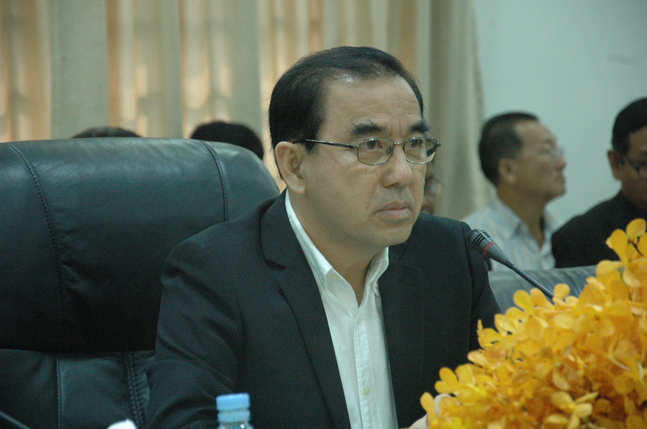 文沙坤部长主持会议。