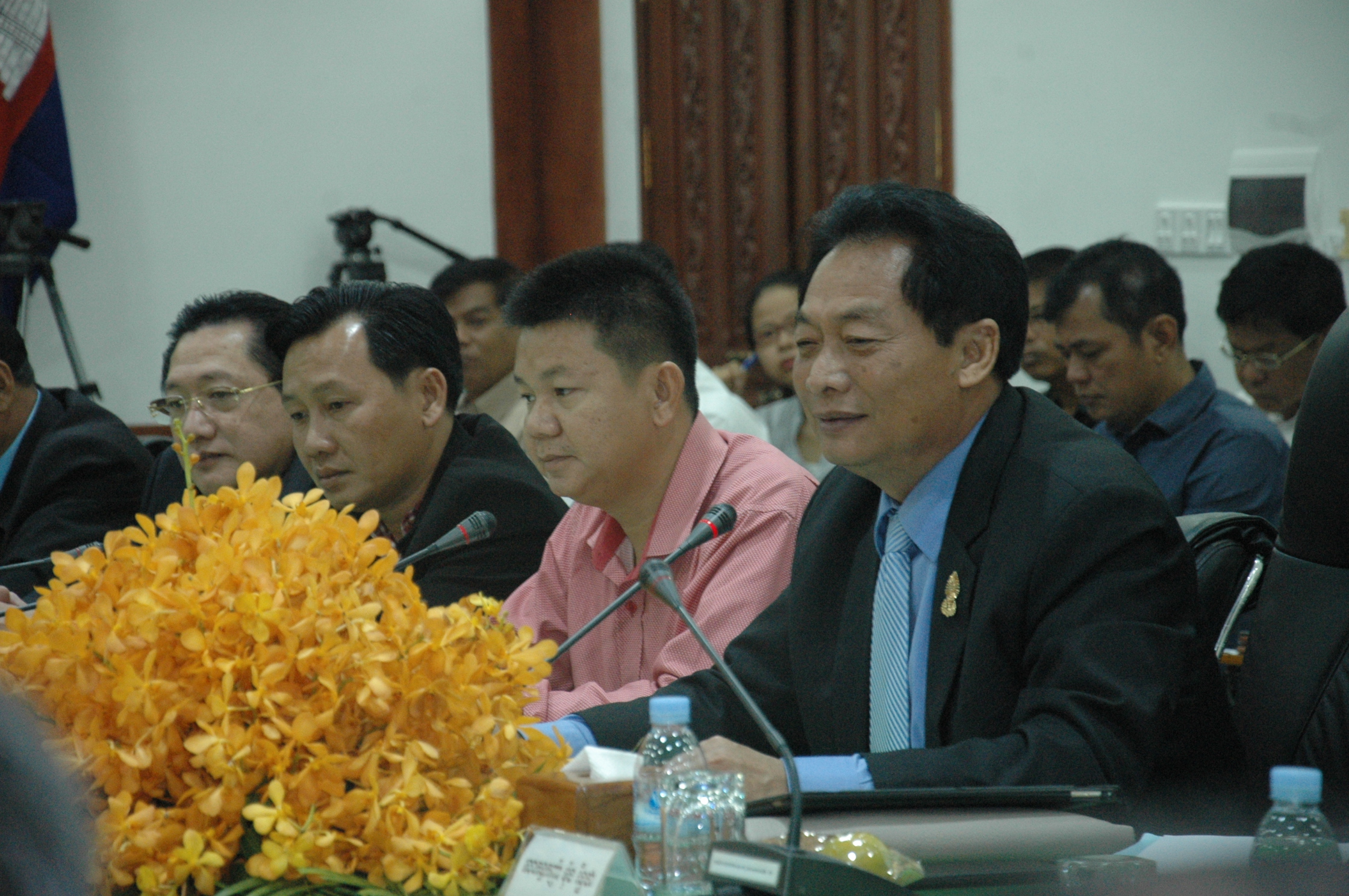 蒙乐迪勋爵率领养猪企业代表团会见农林渔部长。