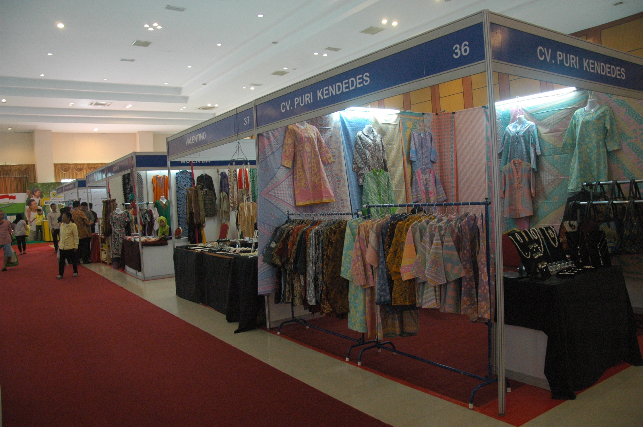 共有60家印尼企业参展。（图：柬埔寨星洲日报）