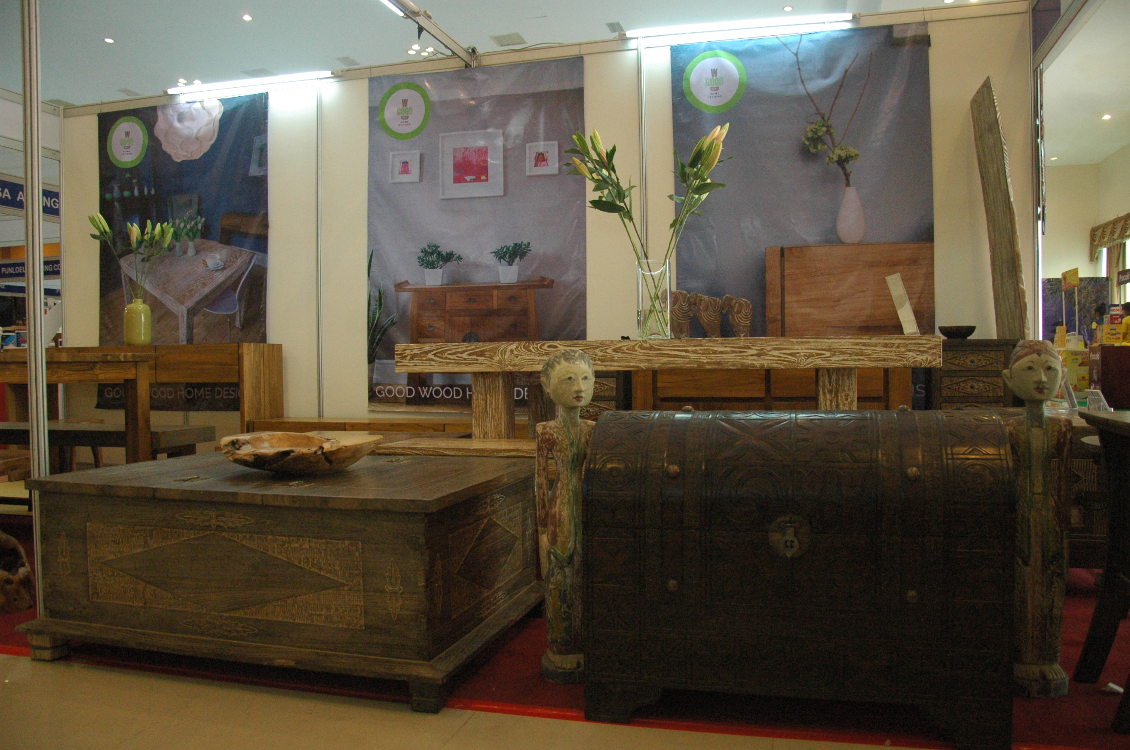 印尼木制家具。（图：柬埔寨星洲日报）