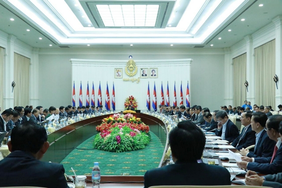 柬王国政府洪森总理召开主持全体内阁会议  审批并通过了多项重要草案