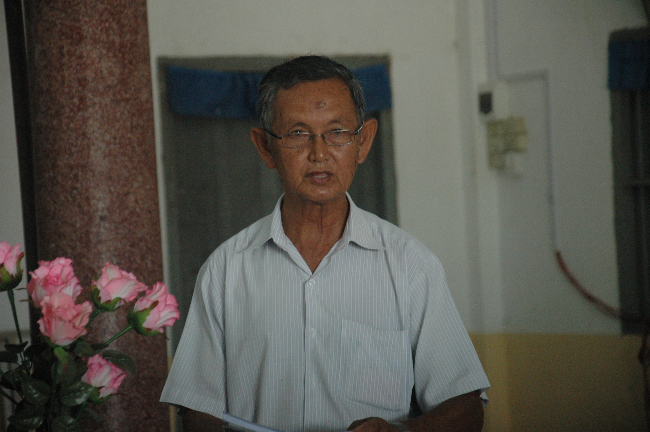 中华学校校长张如耀承诺將尽能力提高教学素质。