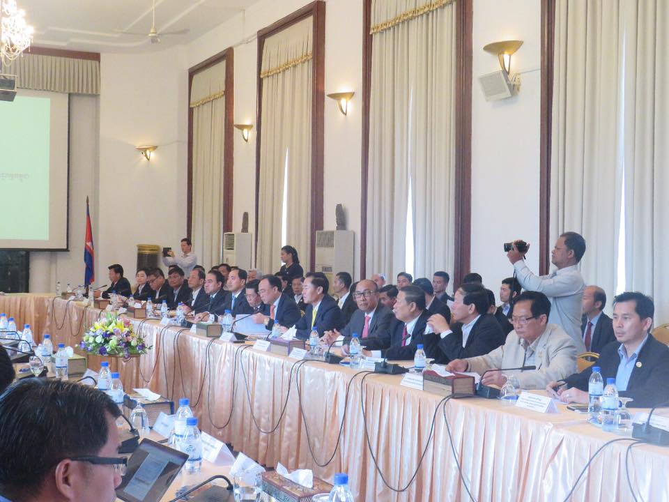 柬埔寨总商会会长陈丰明率领理事及各领域代表出席会议。