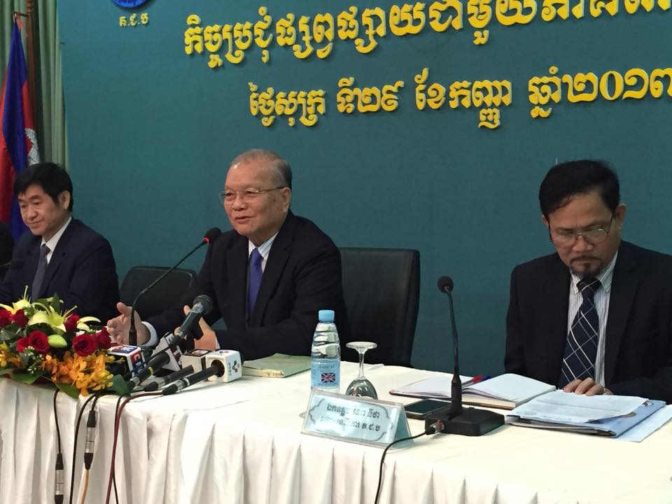 宋文福宣佈明年初新一届参议院选举举行。（图：柬埔寨星洲日报）