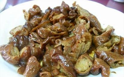 回味无穷的卤大肠，绝不是街边就能买到的浓郁酱香味，有家传的多种名贵秘制调料。