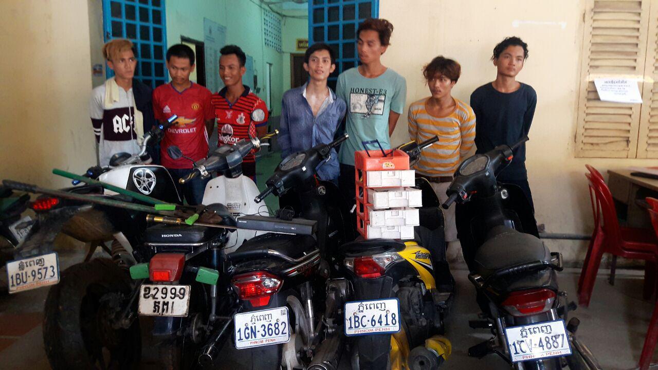 警方公佈7名匪徒的身份。（图：柬埔寨星洲日报）