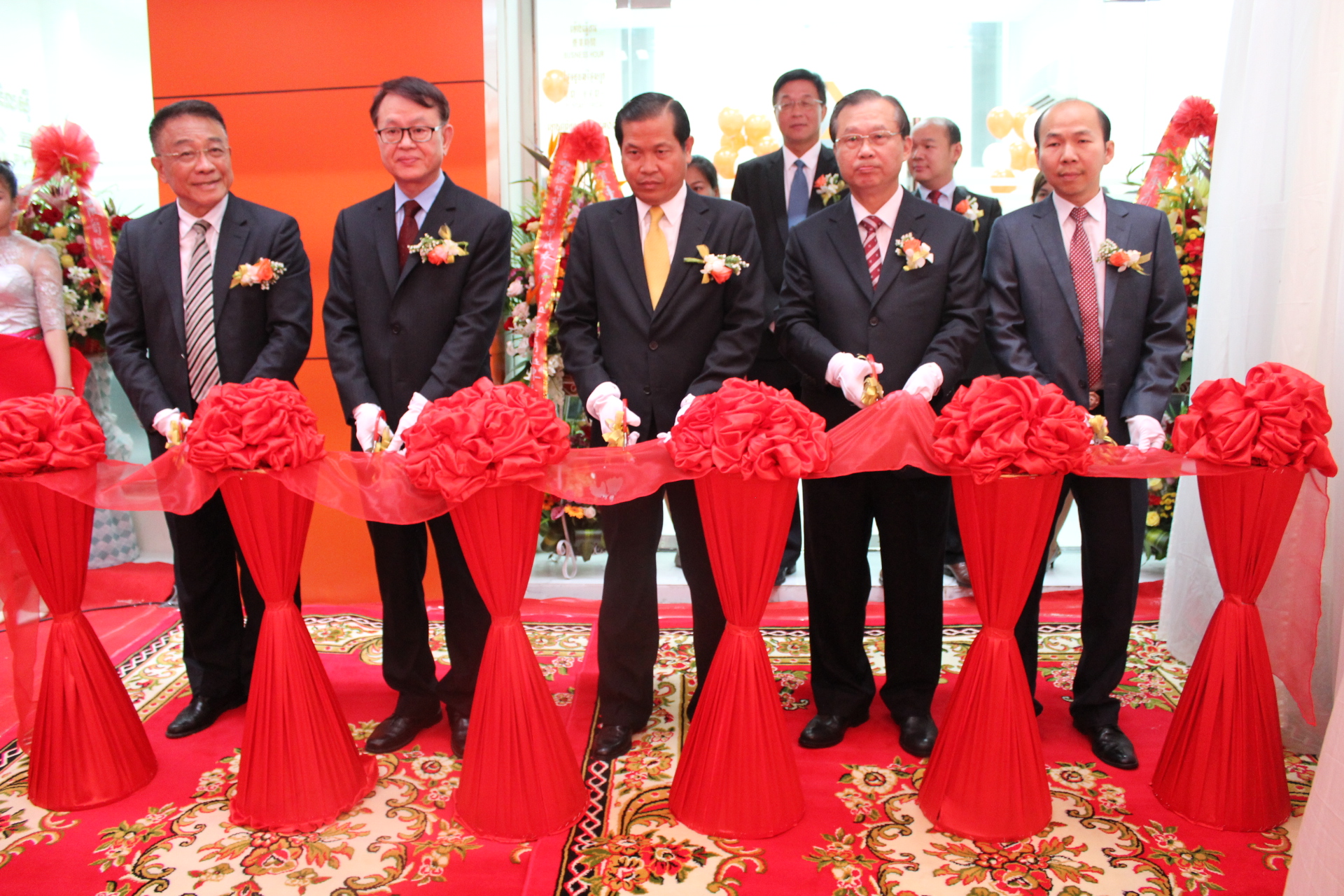 柬台湾企银微型財务公司桑园分公司开业庆典。