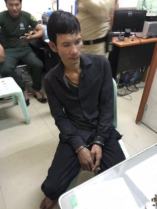 金罗达那在警局接受盘问。