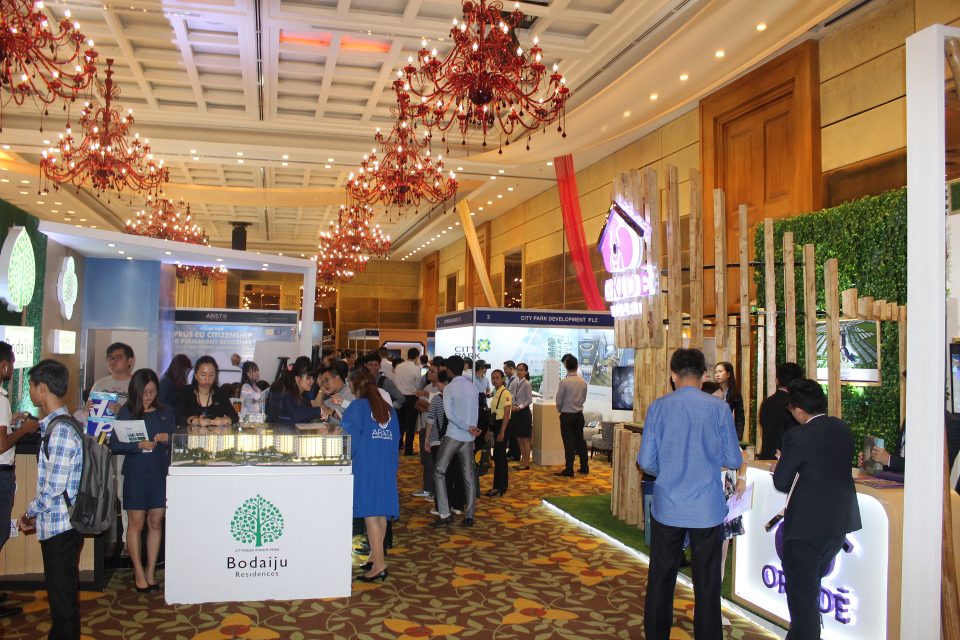 第二届柬埔寨房地产展昨日掀开序幕，展会为期两天。 （图：柬埔寨星洲日报）