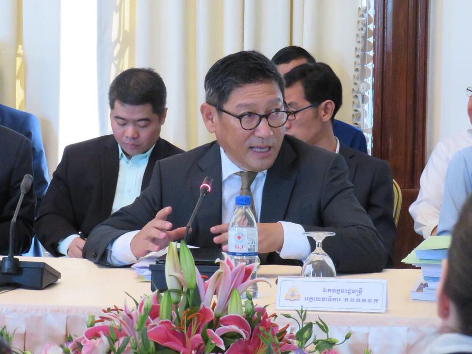 柬发展理事会秘书长速真达索彼介绍柬埔寨投资政策。（图：柬埔寨星洲日报）